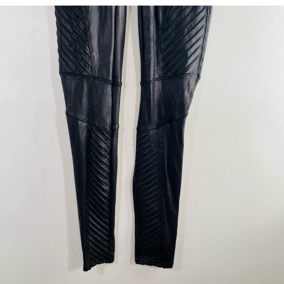 SPANX 🖤 Moto Faux Leather Leggings - Picture 4 of 8